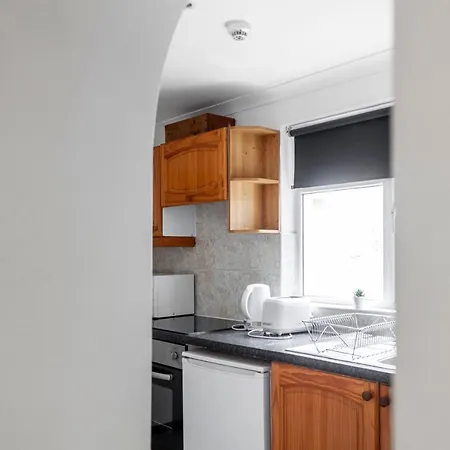 Bright 1 Bedroom Apt Wpatio, Next To Westfield Centre London Exterior photo
