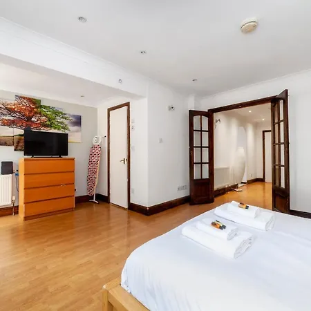 Bright 1 Bedroom Apt Wpatio, Next To Westfield Centre London Exterior photo