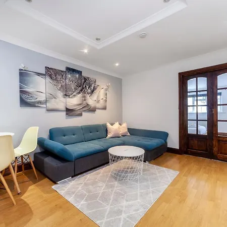 Bright 1 Bedroom Apt Wpatio, Next To Westfield Centre London Exterior photo