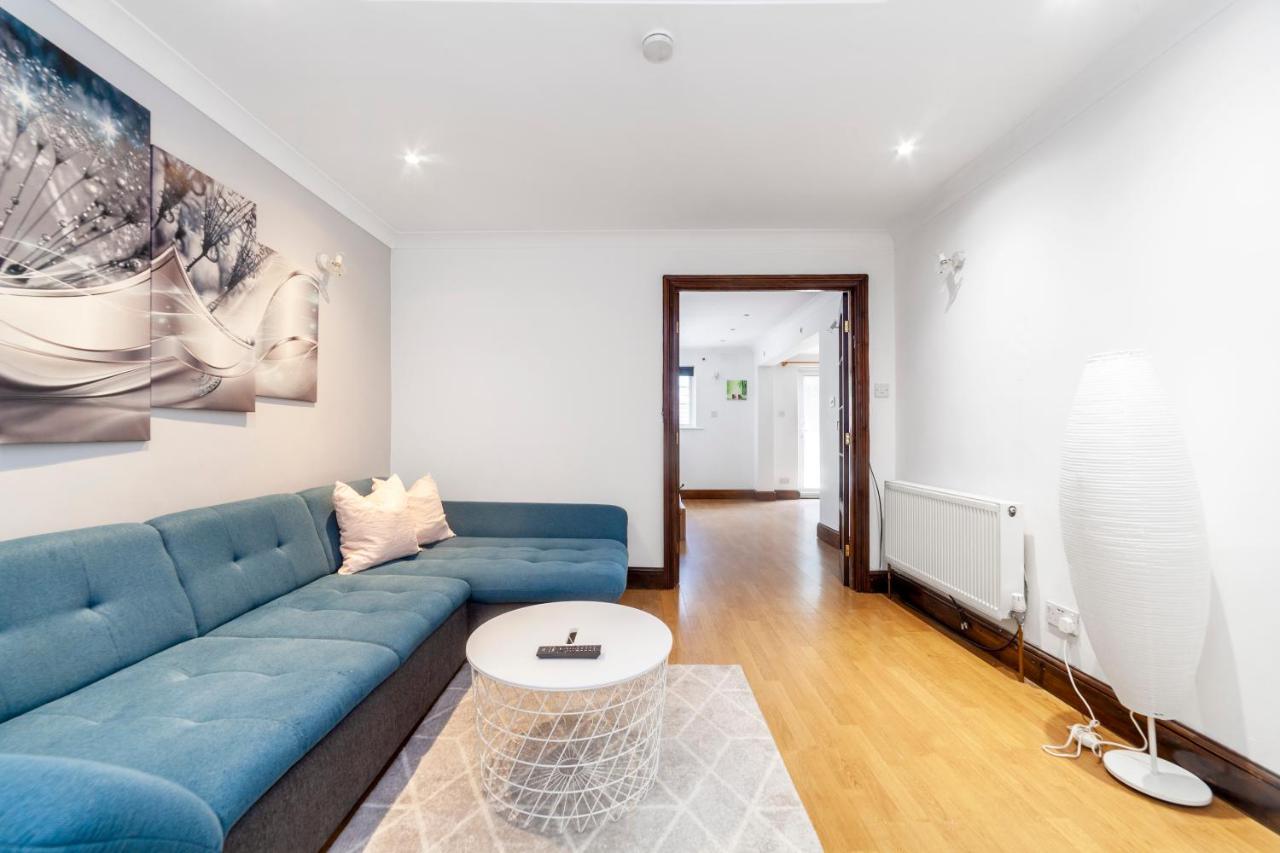 Bright 1 Bedroom Wpatio, Next To Westfield Centre Apartment